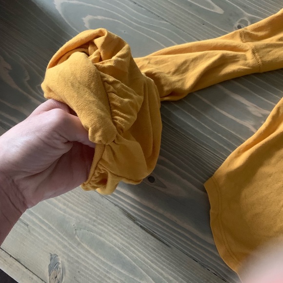 SOLD 🍒BNWT Free people current season fall top - Picture 5 of 5